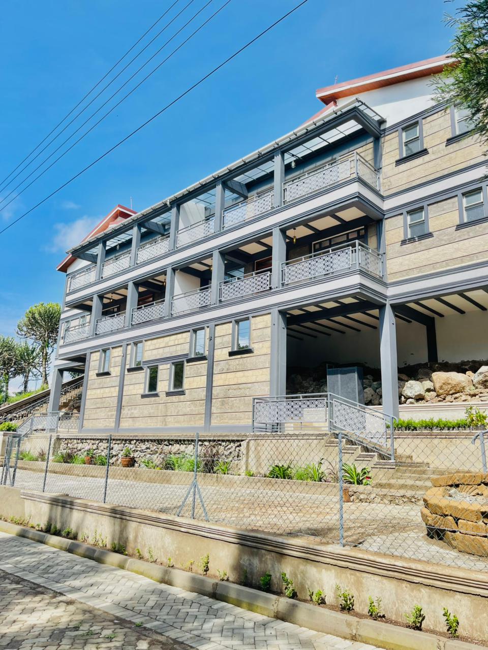 EXECUTIVE MODERN 3-BEDROOM HOUSE TO LET